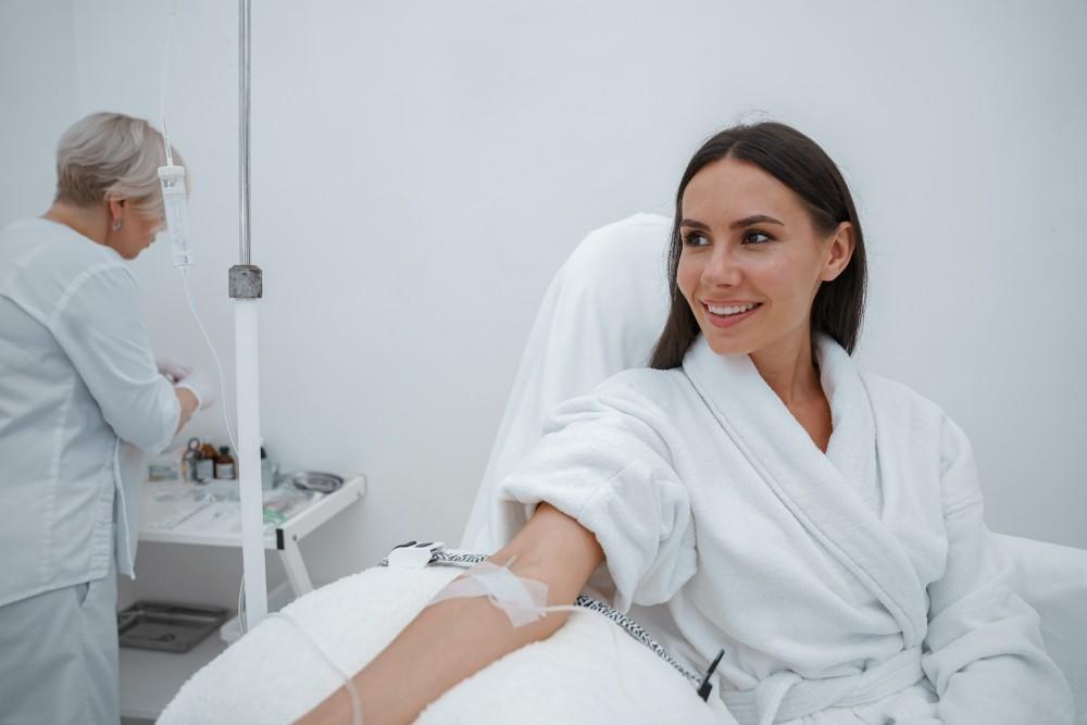 Relaxed first-time IV vitamin therapy appointment environment